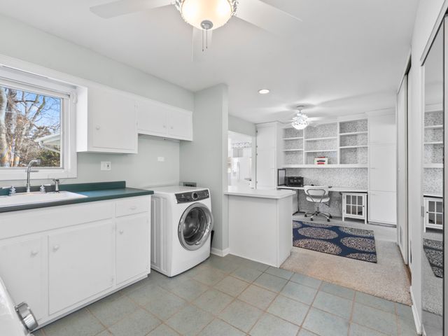 460 E Broadway Avenue, Crystal Lake, IL 60014