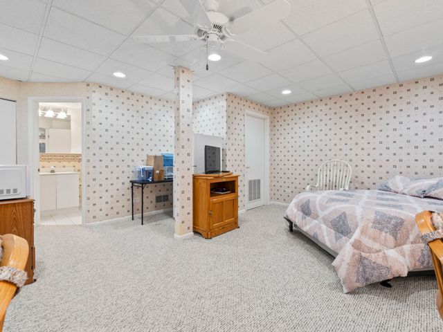 460 E Broadway Avenue, Crystal Lake, IL 60014