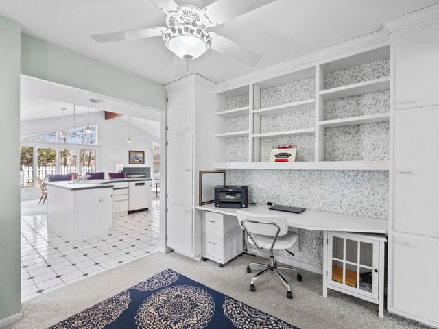 460 E Broadway Avenue, Crystal Lake, IL 60014