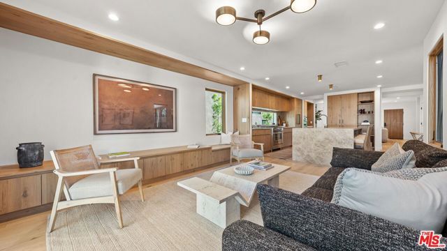 3452 Moore Street, Los Angeles, CA 90066