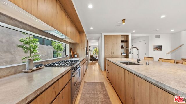 3452 Moore Street, Los Angeles, CA 90066