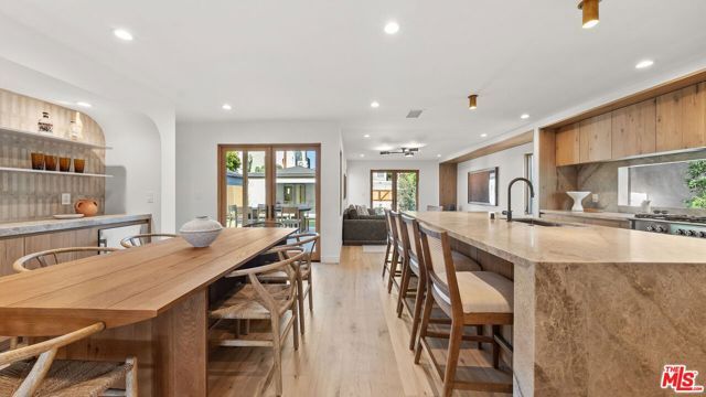 3452 Moore Street, Los Angeles, CA 90066