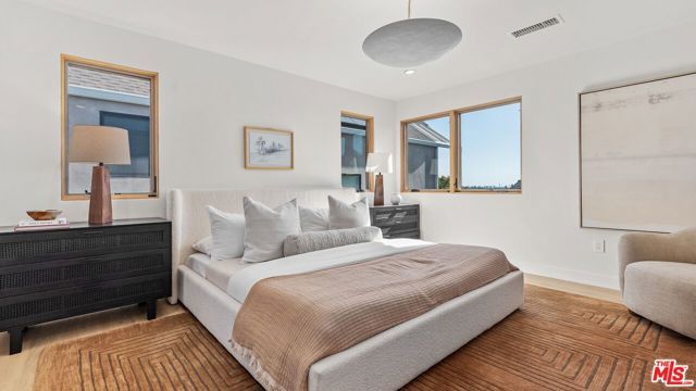 3452 Moore Street, Los Angeles, CA 90066