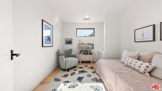 3452 Moore Street, Los Angeles, CA 90066