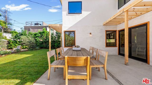 3452 Moore Street, Los Angeles, CA 90066