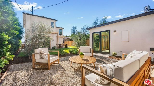 3452 Moore Street, Los Angeles, CA 90066