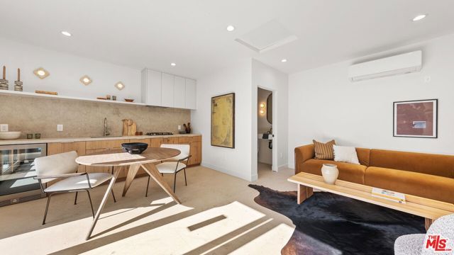 3452 Moore Street, Los Angeles, CA 90066