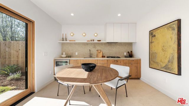 3452 Moore Street, Los Angeles, CA 90066