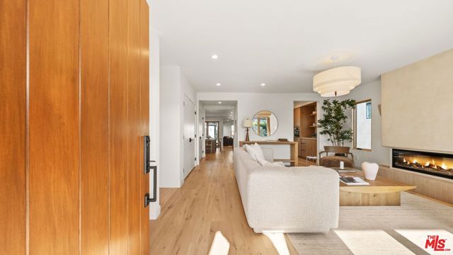 3452 Moore Street, Los Angeles, CA 90066