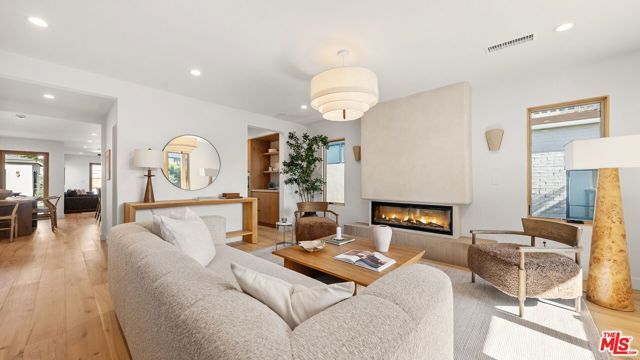 3452 Moore Street, Los Angeles, CA 90066