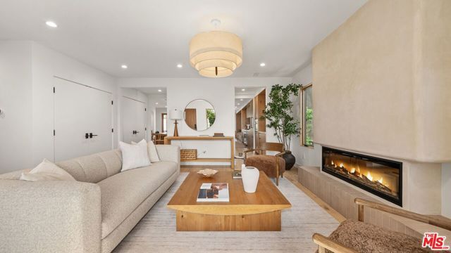 3452 Moore Street, Los Angeles, CA 90066