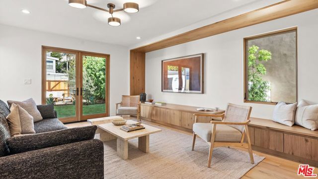 3452 Moore Street, Los Angeles, CA 90066
