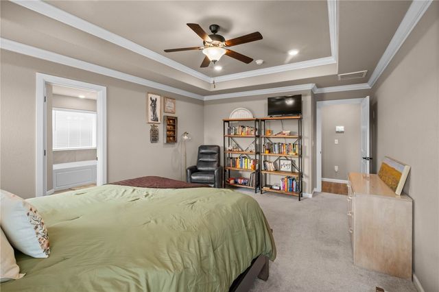 60 N Manhattan Way, Fayetteville, AR 72704