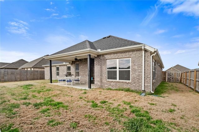 60 N Manhattan Way, Fayetteville, AR 72704