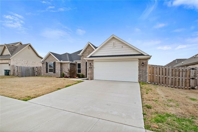 60 N Manhattan Way, Fayetteville, AR 72704