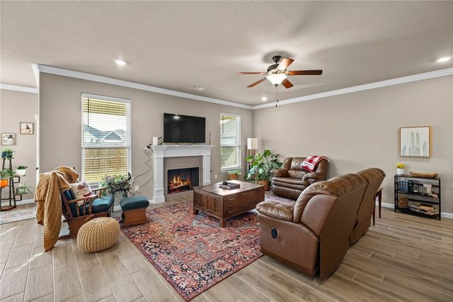 60 N Manhattan Way, Fayetteville, AR 72704