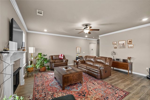 60 N Manhattan Way, Fayetteville, AR 72704