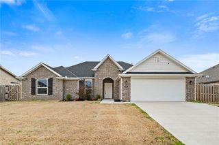 60 N Manhattan Way, Fayetteville, AR 72704