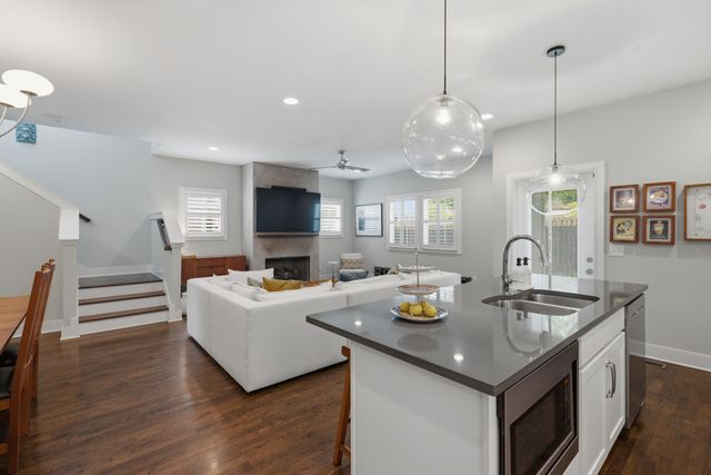 521 Waycross Dr, Nashville, TN 37211
