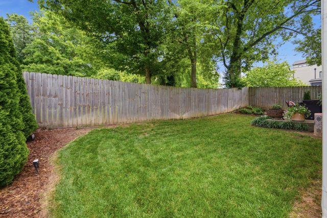 521 Waycross Dr, Nashville, TN 37211