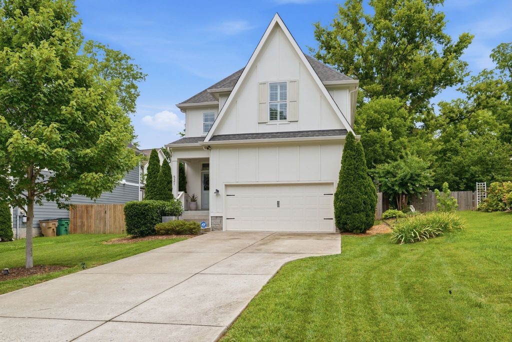 521 Waycross Dr, Nashville, TN 37211