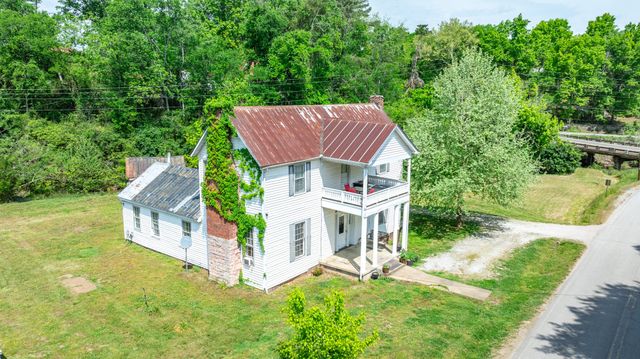 2012 Hoovers Rd, Duck River, TN 38454