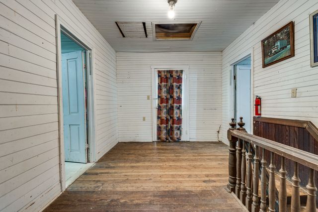 2012 Hoovers Rd, Duck River, TN 38454