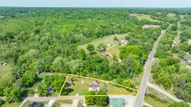 2012 Hoovers Rd, Duck River, TN 38454