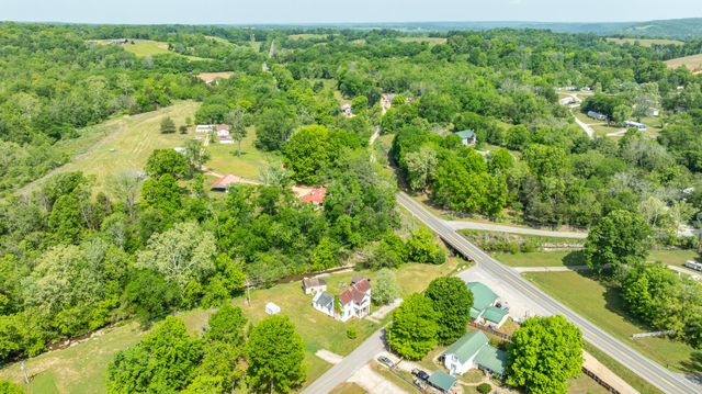 2012 Hoovers Rd, Duck River, TN 38454