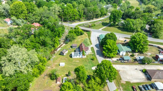 2012 Hoovers Rd, Duck River, TN 38454