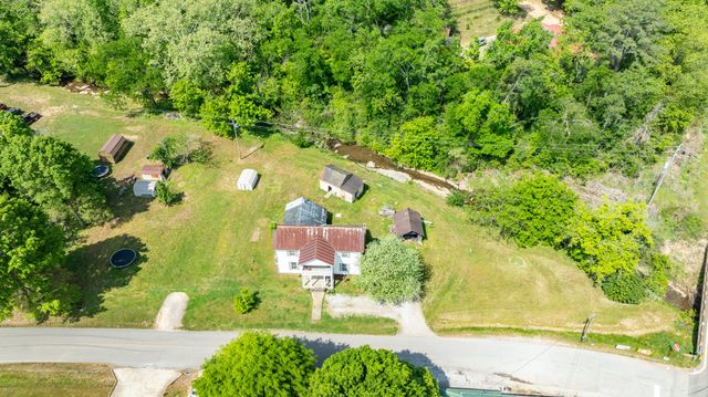 2012 Hoovers Rd, Duck River, TN 38454