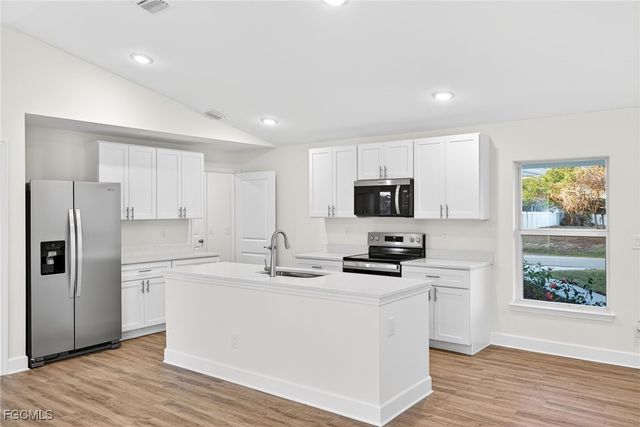 1706 NW 5th ST, Cape Coral, FL 33993