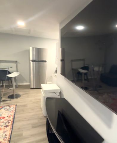 4307B Vandelia, Dallas, TX 75219