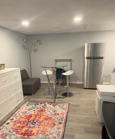 4307B Vandelia, Dallas, TX 75219