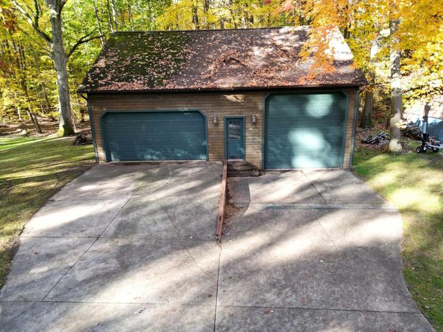 2206 Delwood Drive, Clio, MI 48420