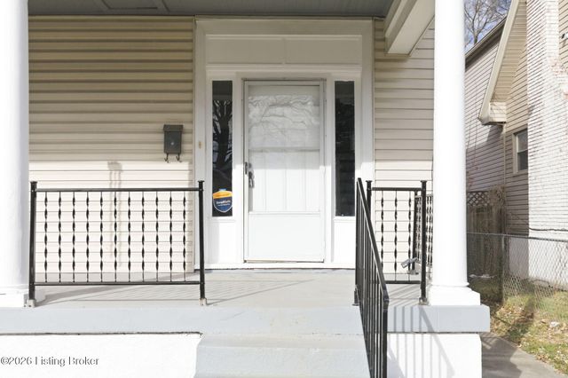 626 S 40th St, Louisville, KY 40211