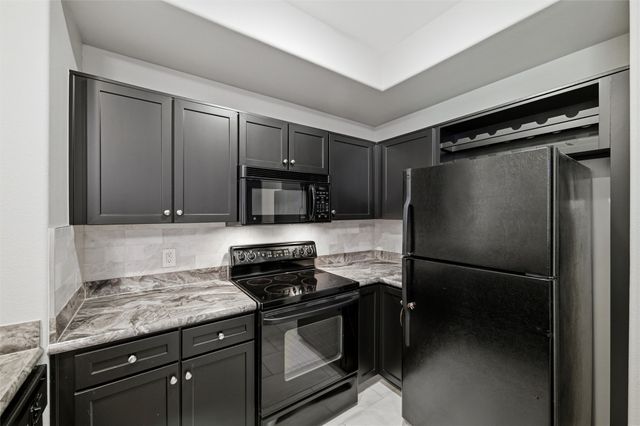 330 Las Colinas Boulevard E 236, Irving, TX 75039