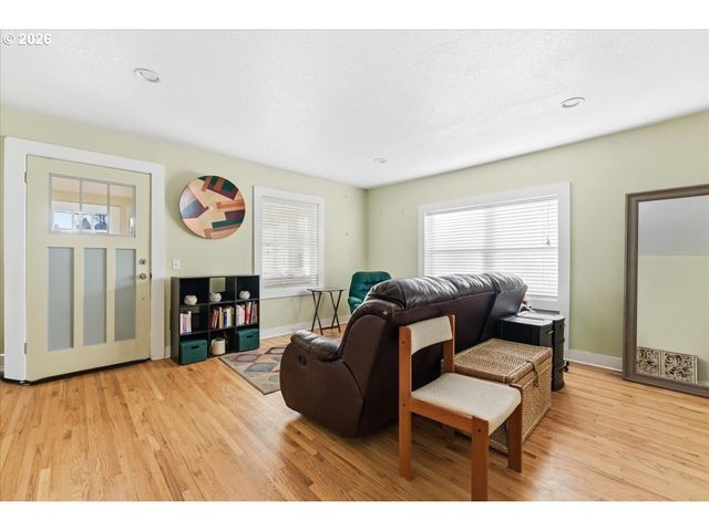 2725 Se 87TH Ave, Portland, OR 97266