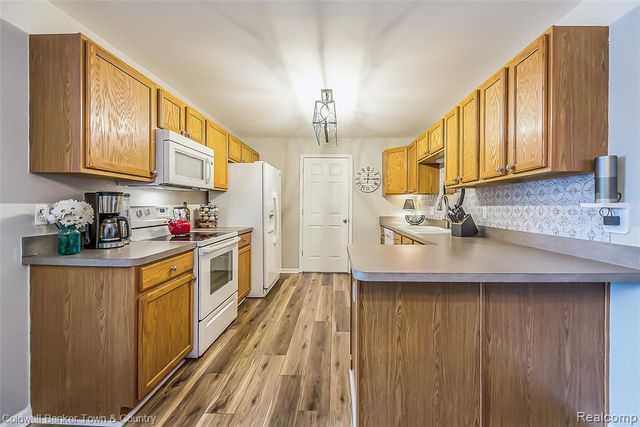 3377 Kneeland Circle, Howell, MI 48843