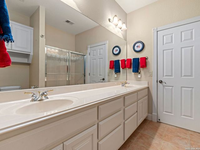 6 Walford Ct, San Antonio, TX 78257