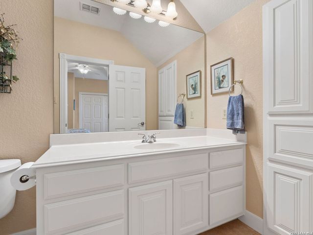 6 Walford Ct, San Antonio, TX 78257