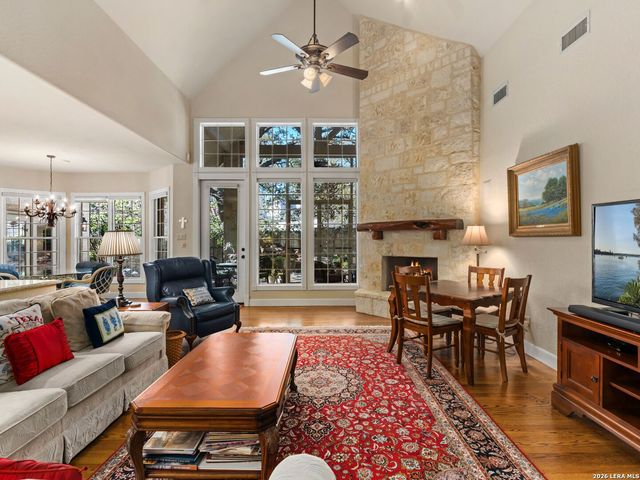 6 Walford Ct, San Antonio, TX 78257