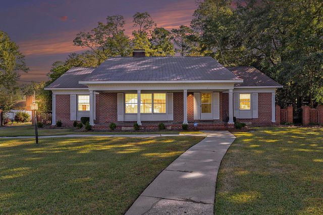 211 Pireway Rd., Tabor City, NC 28463