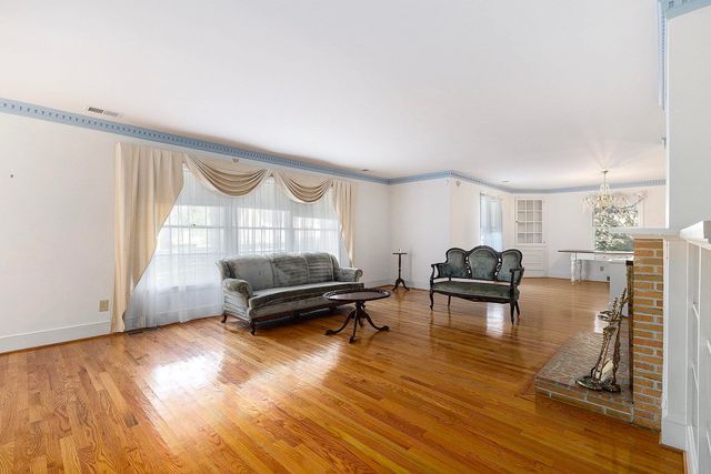 211 Pireway Rd., Tabor City, NC 28463
