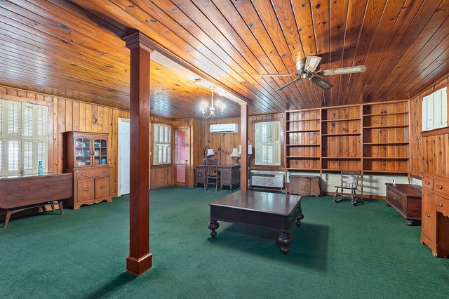 211 Pireway Rd., Tabor City, NC 28463