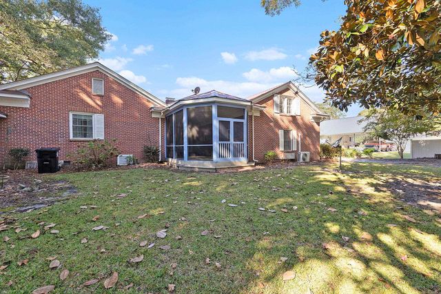 211 Pireway Rd., Tabor City, NC 28463