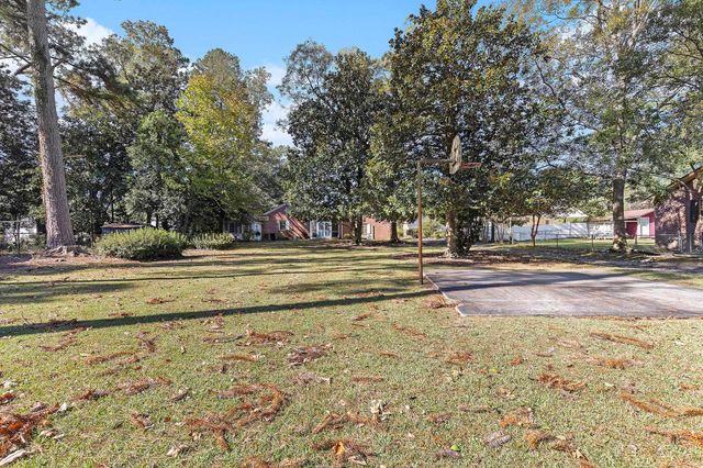 211 Pireway Rd., Tabor City, NC 28463