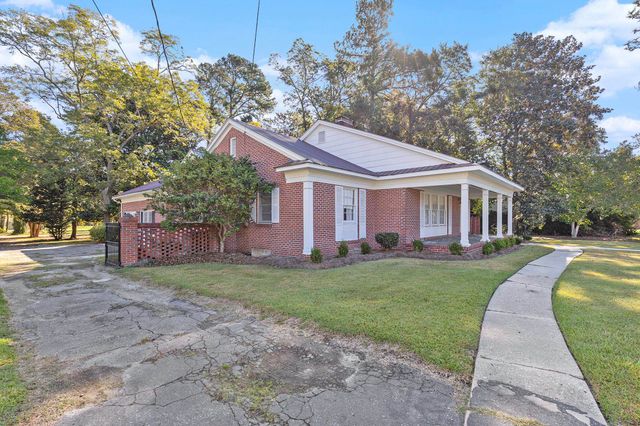 211 Pireway Rd., Tabor City, NC 28463