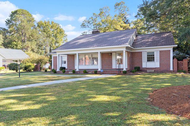 211 Pireway Rd., Tabor City, NC 28463