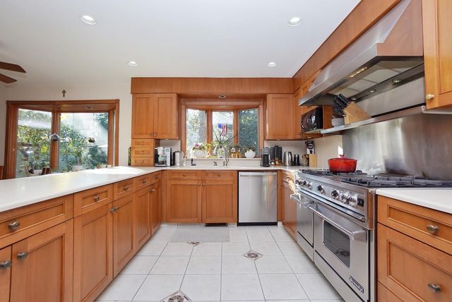 26 Ada Place, Staten Island, NY 10301